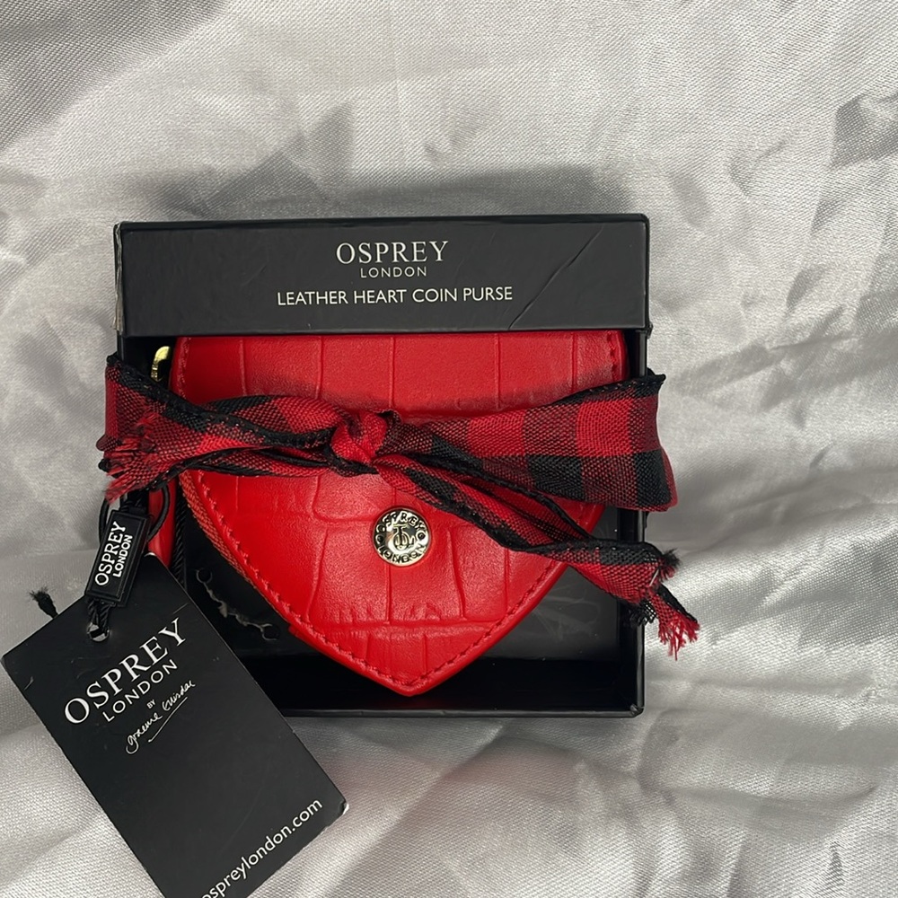 NWT🎉HP!🎉 OSPREY LONDON heart shaped genuine tooled LEATHER ❤️ shaped pouch